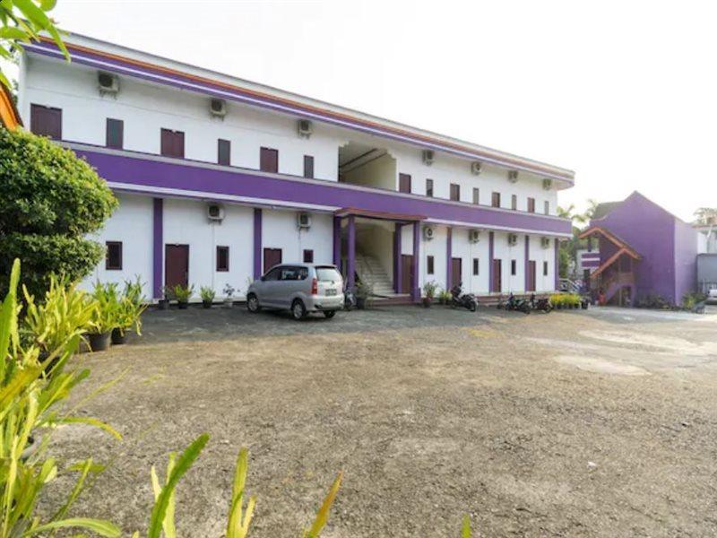 Super Oyo 3978 Hotel Danau Indah Bekasi Exterior foto