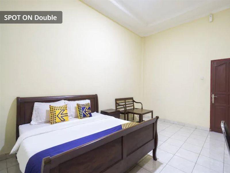 Super Oyo 3978 Hotel Danau Indah Bekasi Exterior foto