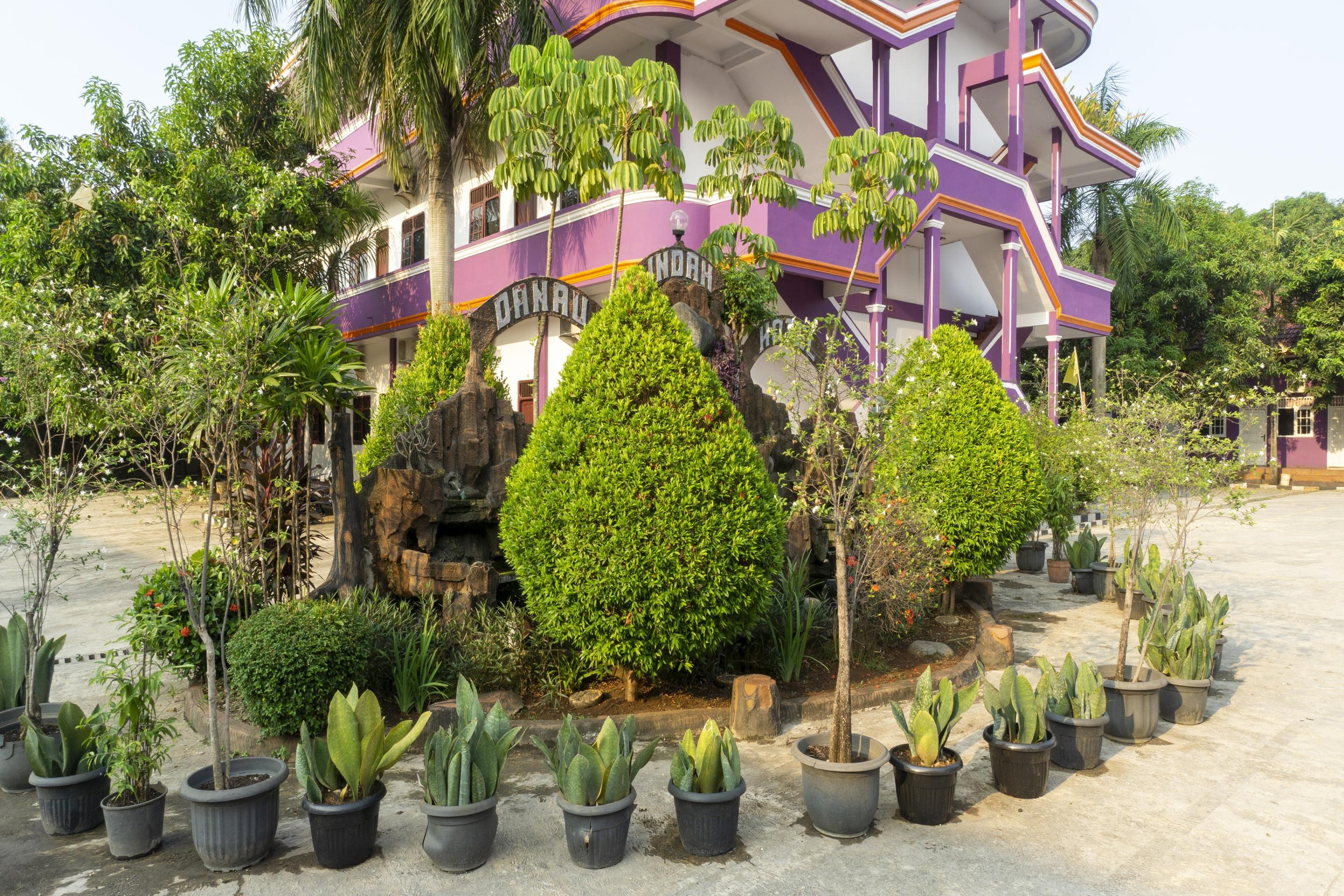 Super Oyo 3978 Hotel Danau Indah Bekasi Exterior foto
