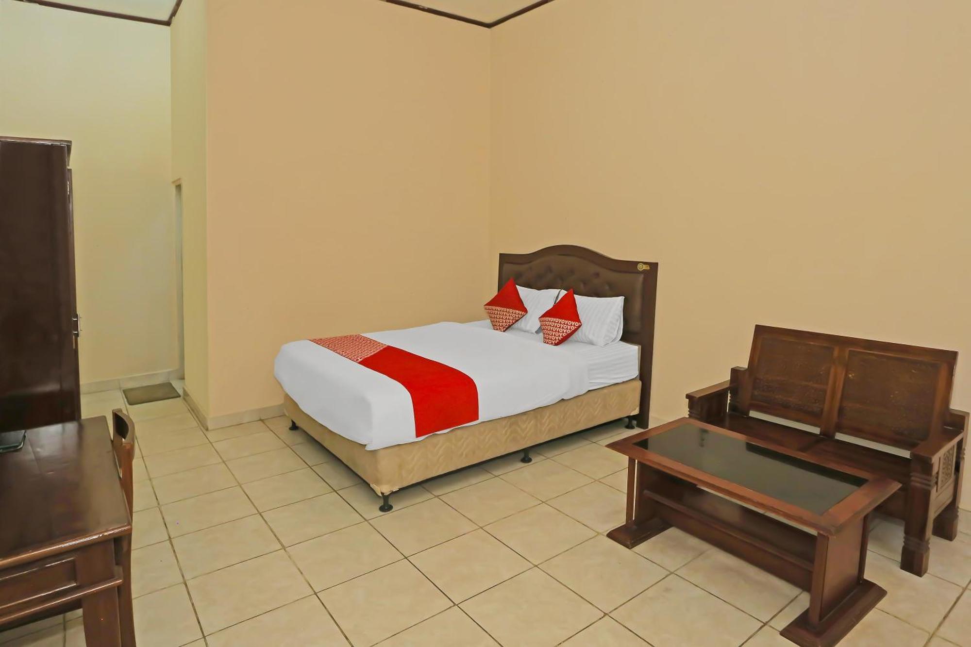 Super Oyo 3978 Hotel Danau Indah Bekasi Exterior foto